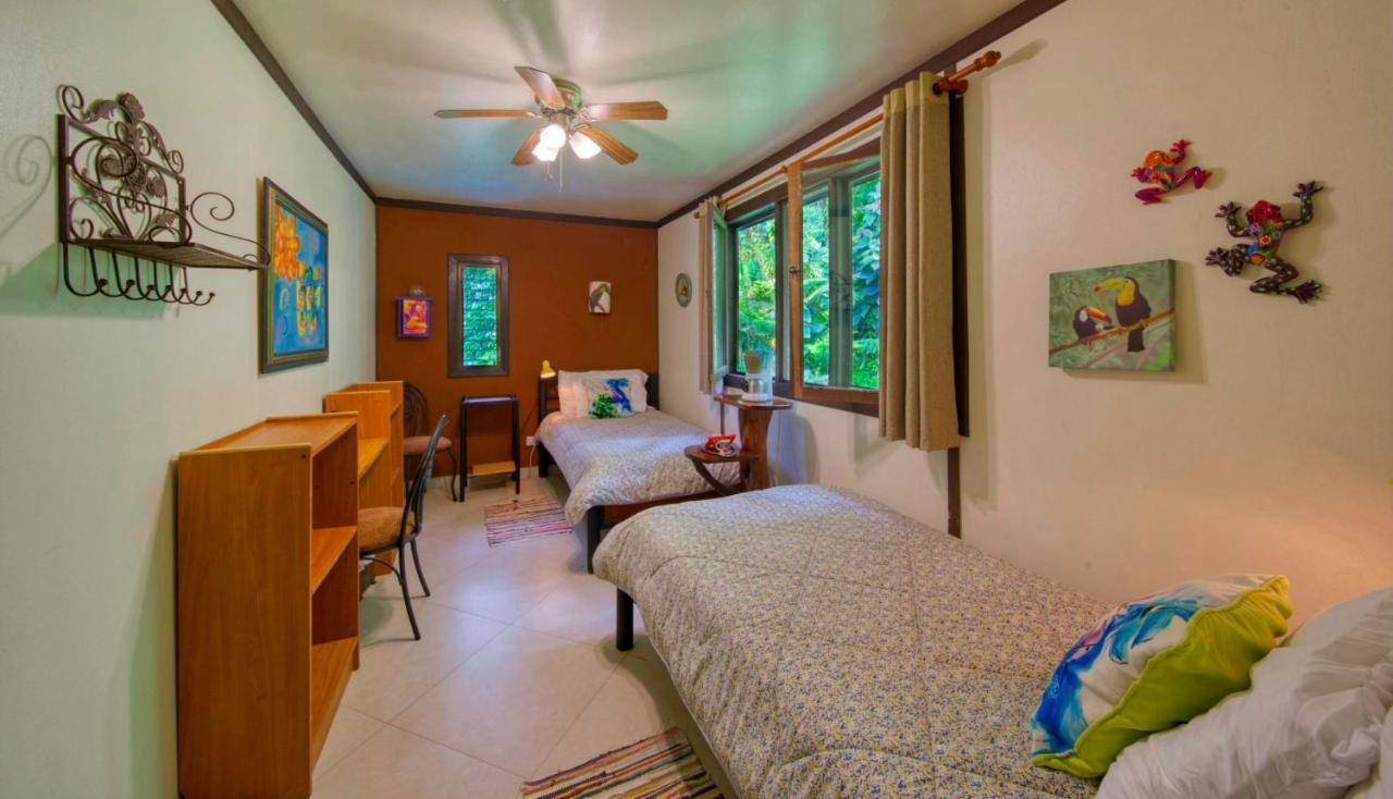 Lucky Bug Bed And Breakfast Nuevo Arenal Exterior photo
