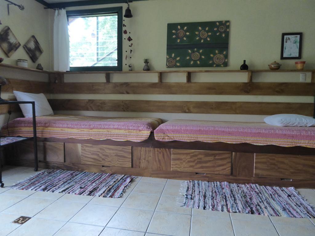 Lucky Bug Bed And Breakfast Nuevo Arenal Room photo