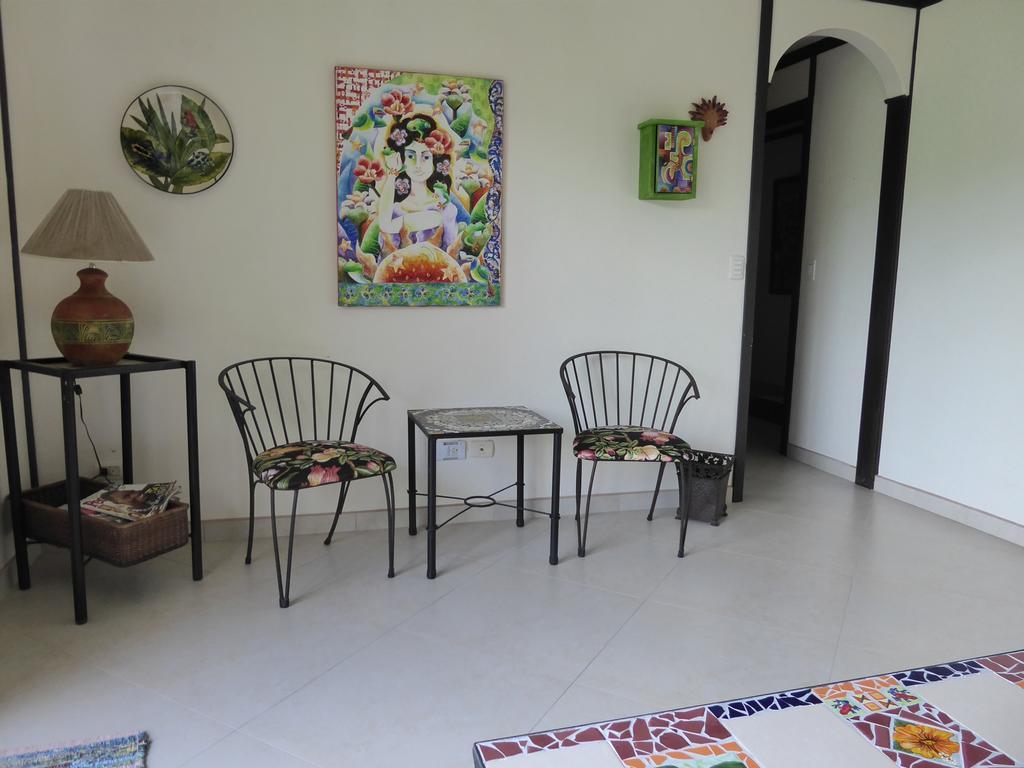 Lucky Bug Bed And Breakfast Nuevo Arenal Room photo