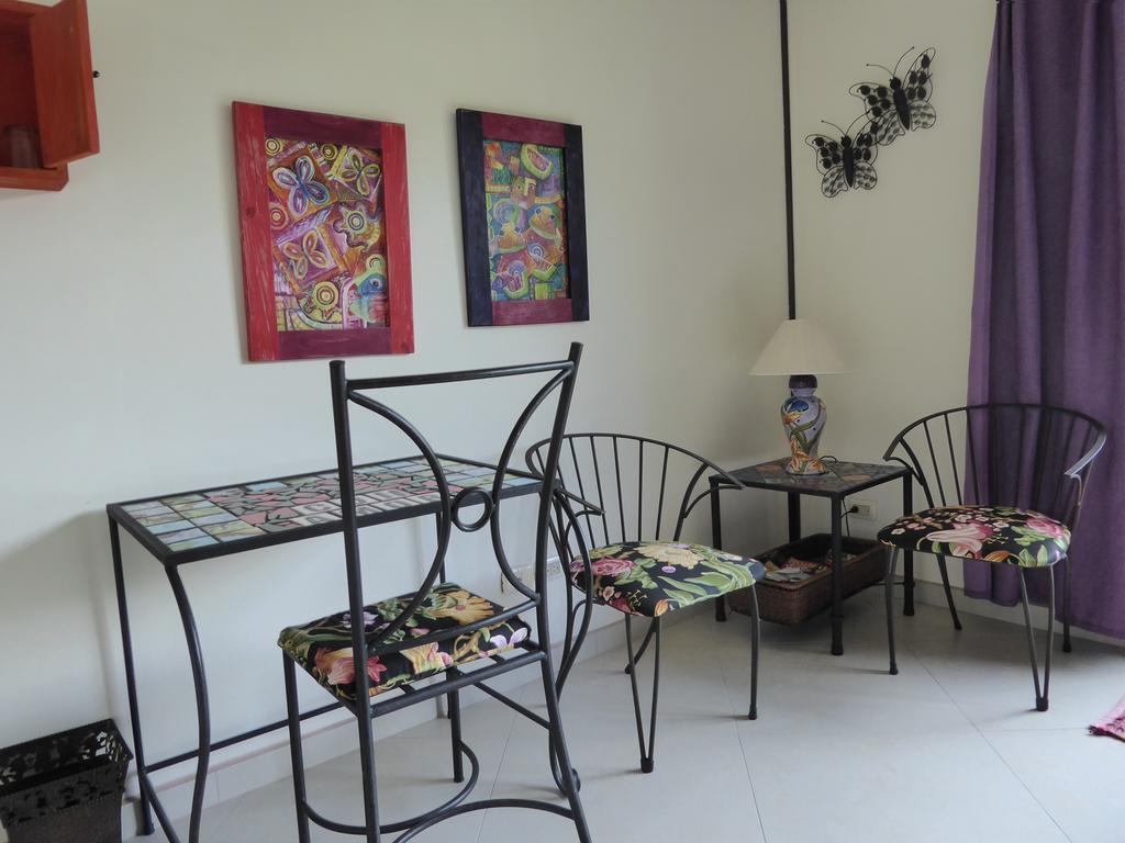 Lucky Bug Bed And Breakfast Nuevo Arenal Room photo