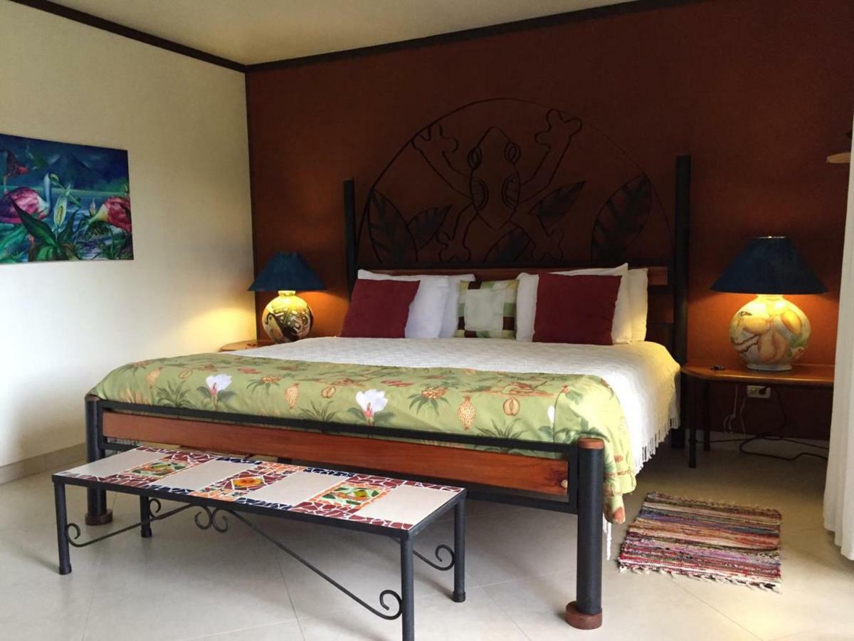 Lucky Bug Bed And Breakfast Nuevo Arenal Exterior photo